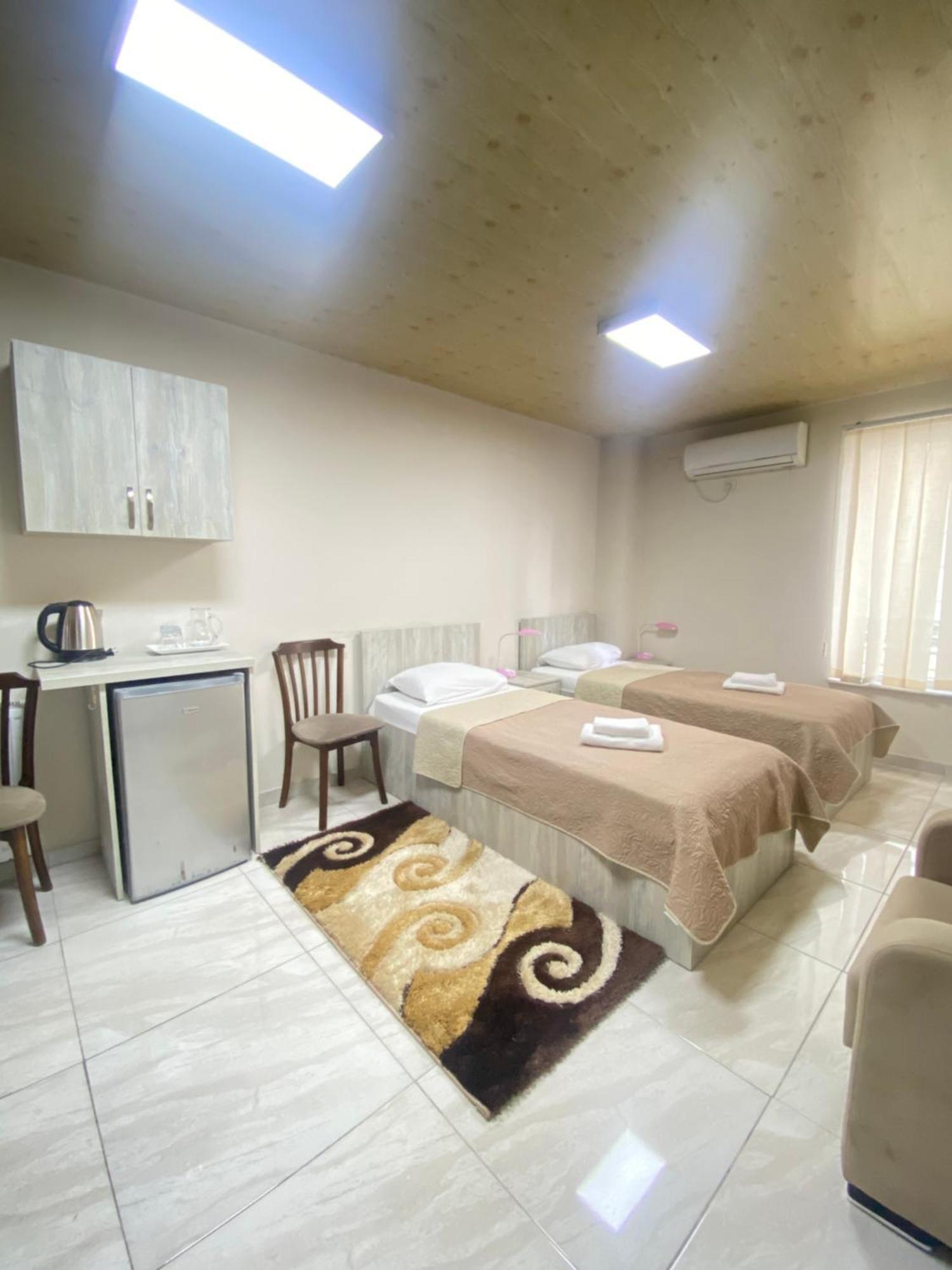 Hotel Garanti Batumi Esterno foto
