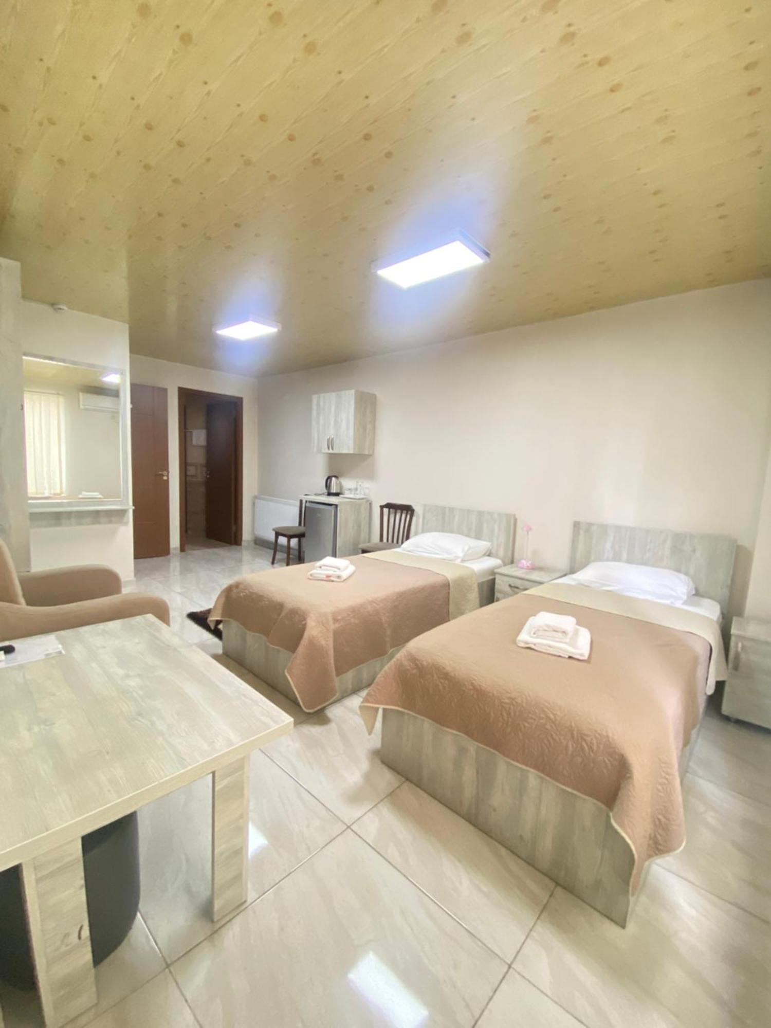 Hotel Garanti Batumi Esterno foto
