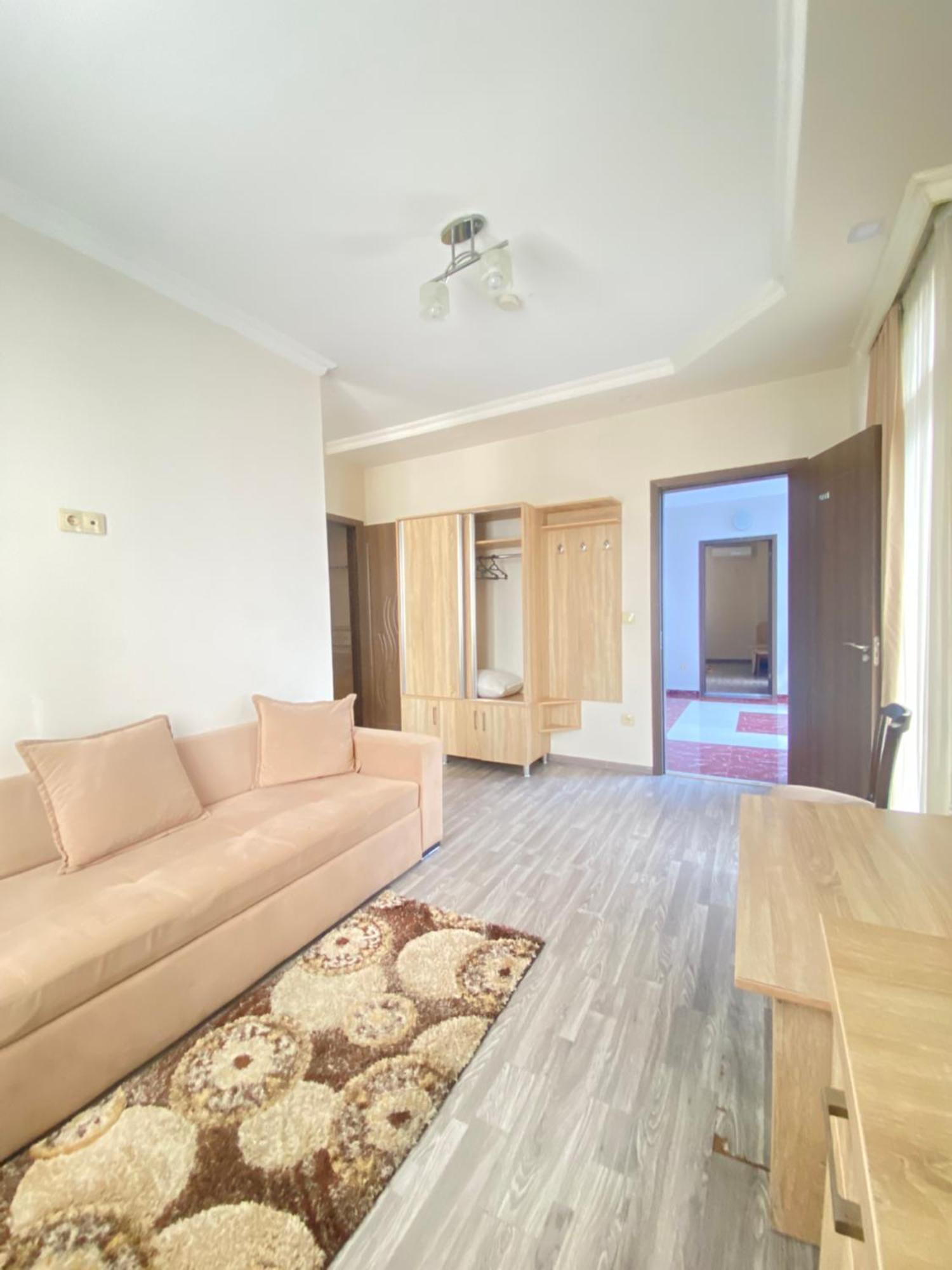 Hotel Garanti Batumi Esterno foto