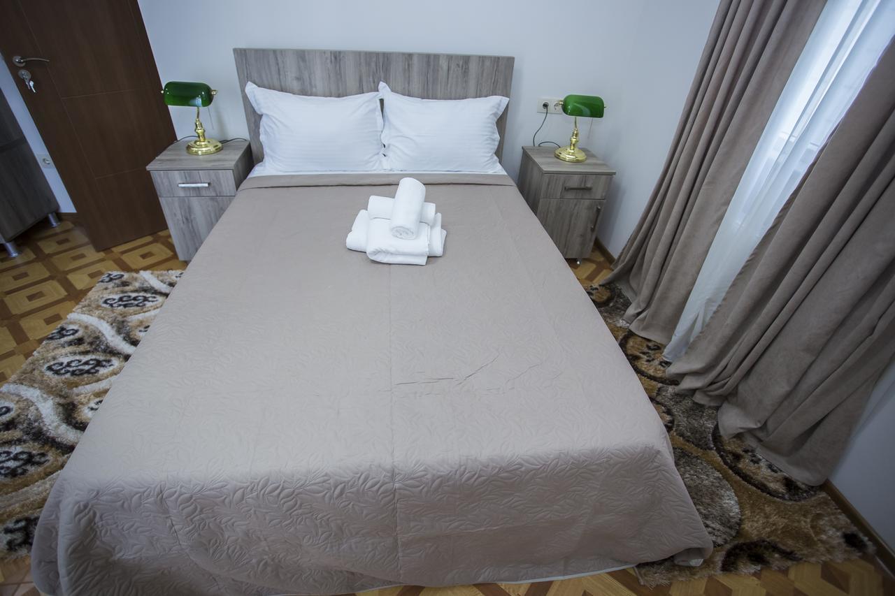 Hotel Garanti Batumi Esterno foto
